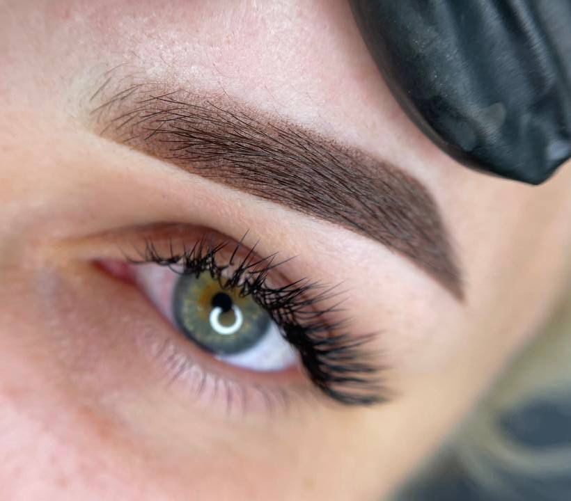 Пудровые брови