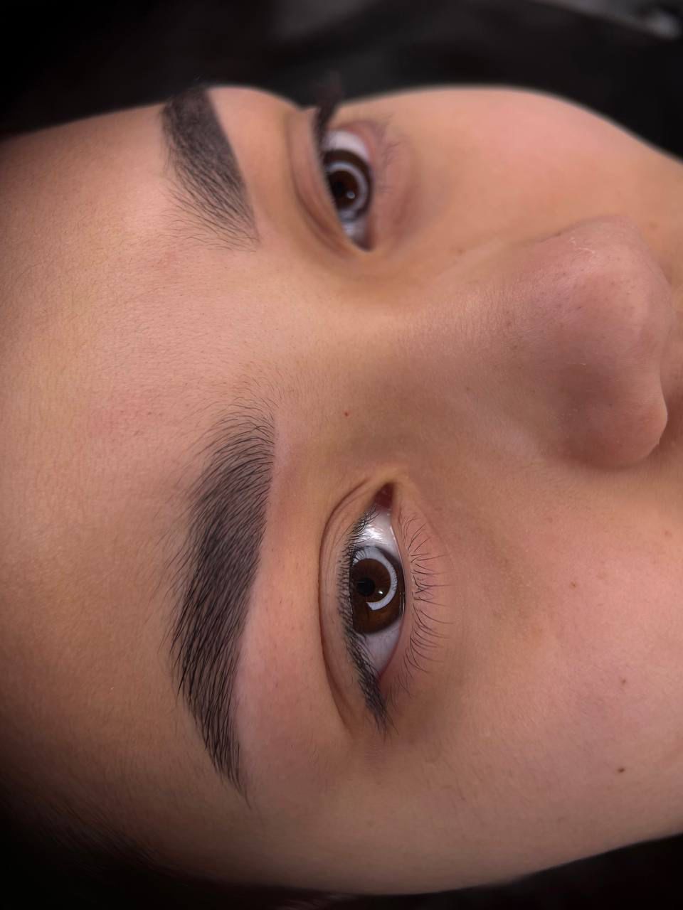 Естественные брови