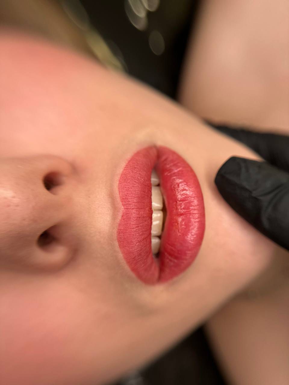 Яркий красный перманент