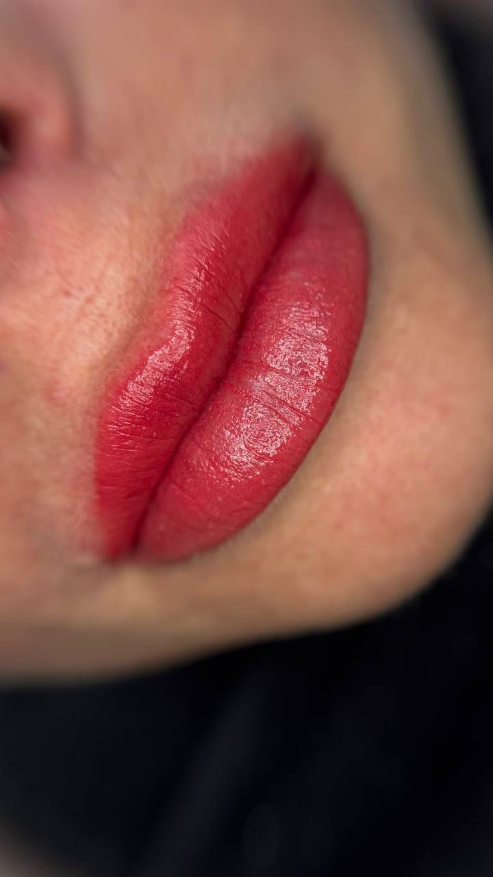 Сочный красный оттенок