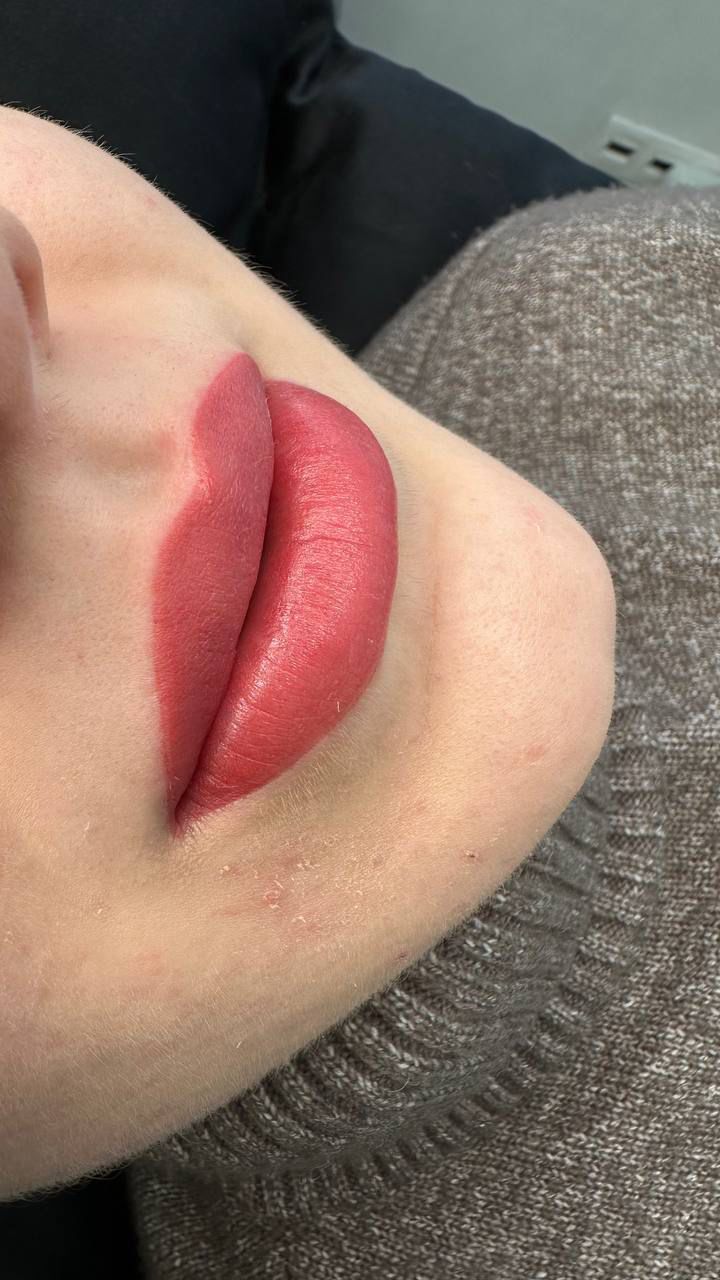 Персиково-коралловые губы